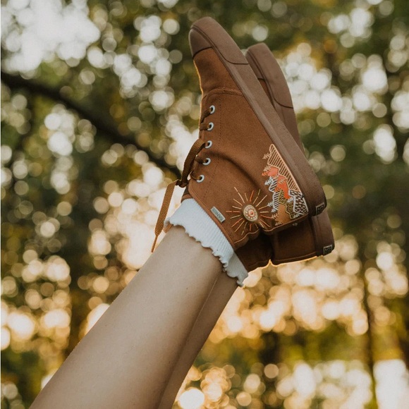 BANGS women’s size 7 hi-top sneaker - Picture 6 of 6